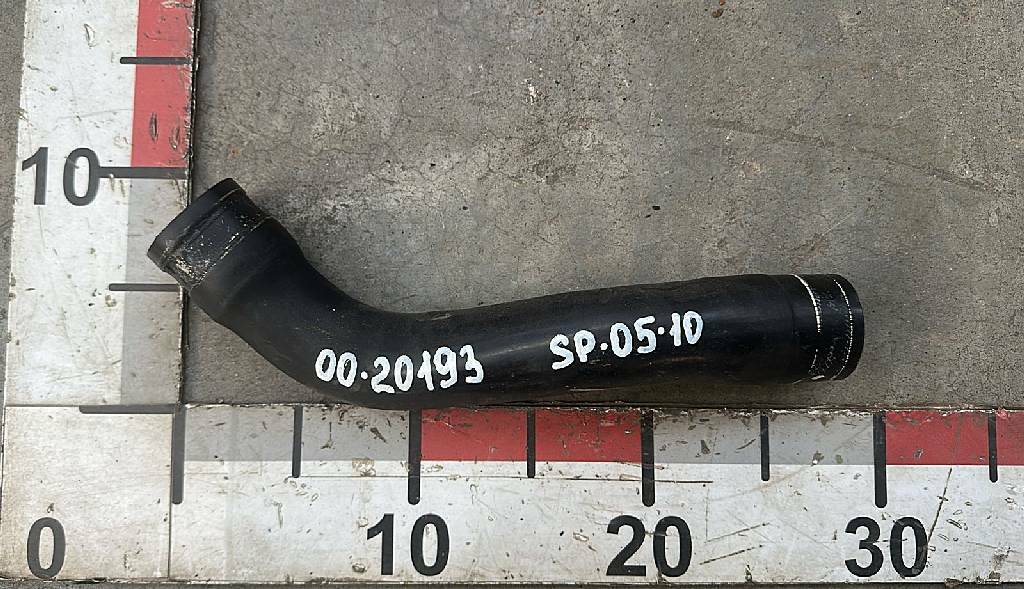 Патрубок сапуна б/у