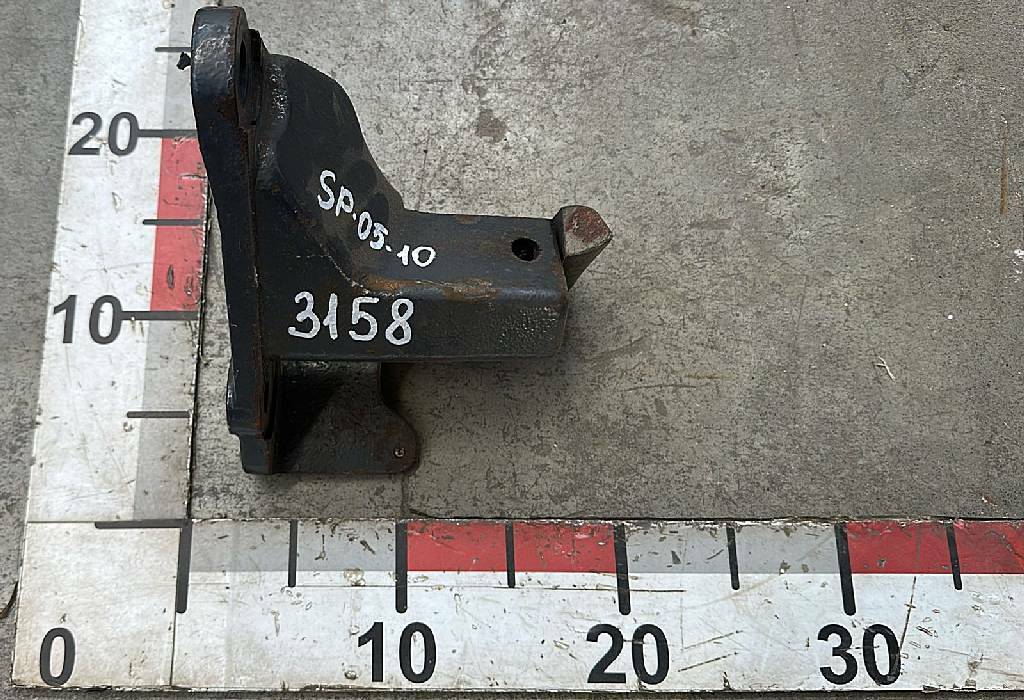 Кронштейн стабилизатора кабины правый б/у