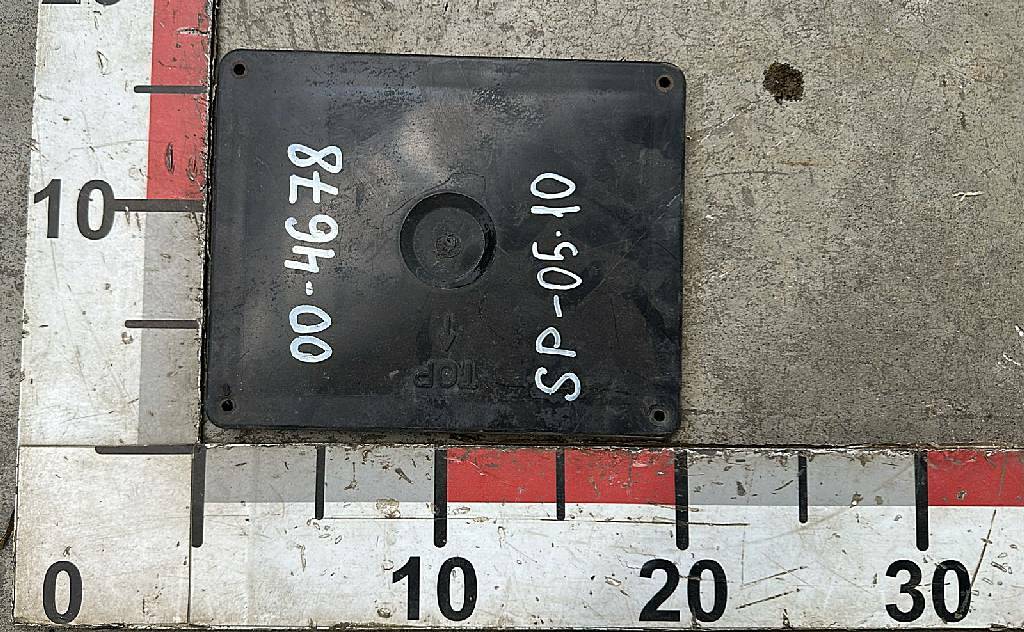 Крышка корпуса электрических контактов б/у