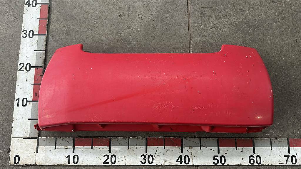 Дефлектор правого угла кабины б/у