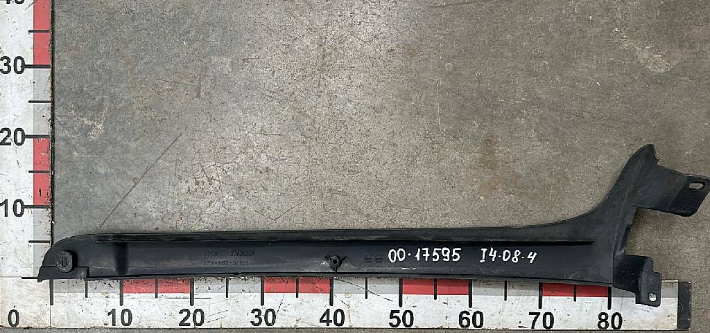 Накладка правой стойки лобового стекла б/у