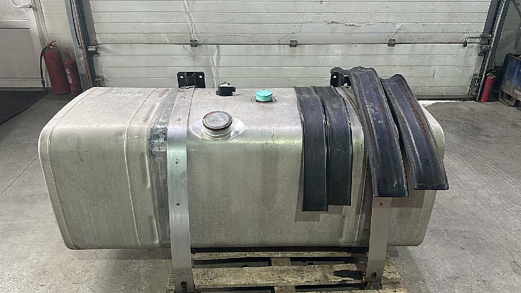 Бак топливный 600 л. б/у