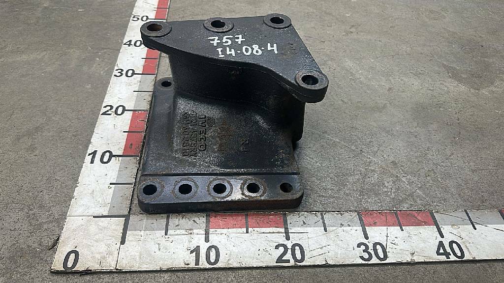 Кронштейн гура б/у