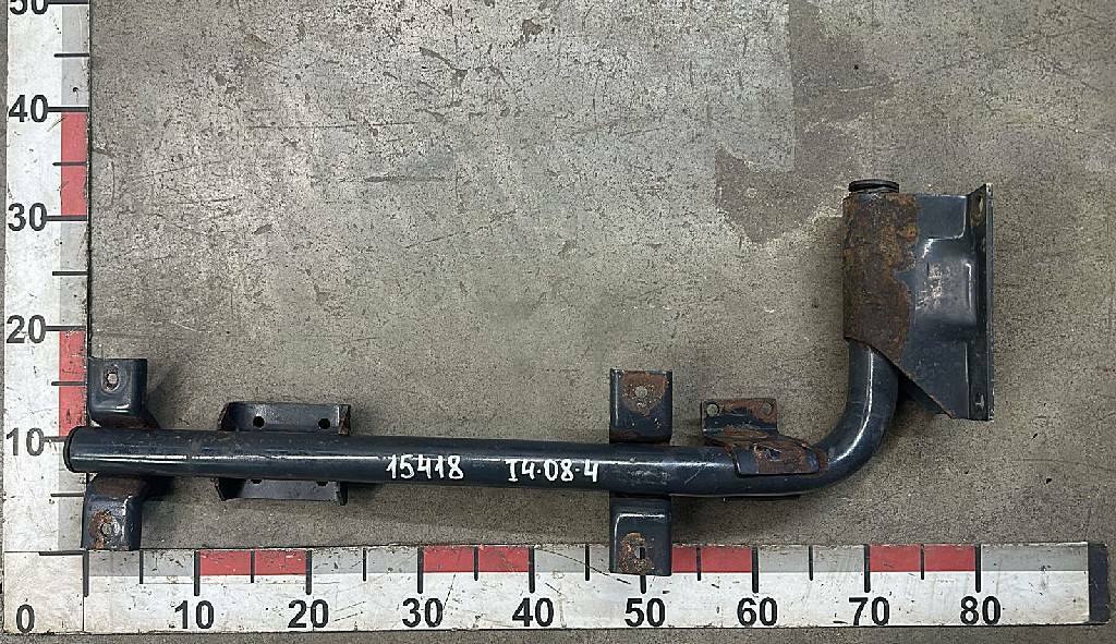 Кронштейн переднего крыла задний нижний правый б/у