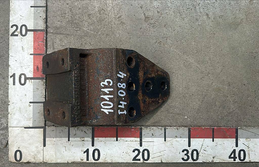 Кронштейн стабилизатора кабины левый б/у