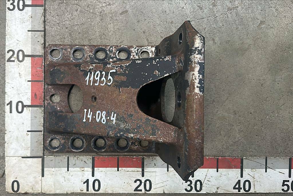 Кронштейн траверсы рамы б/у