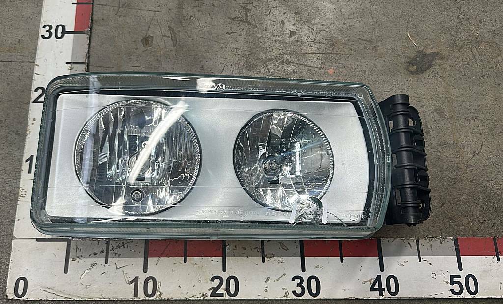 Фара правая б/у