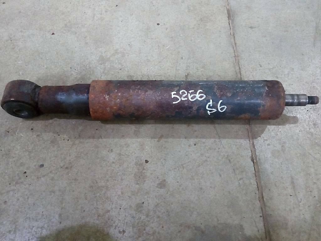 Амортизатор передней подвески б/у