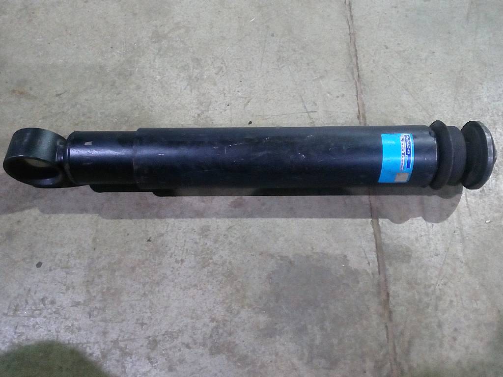 Амортизатор передней подвески б/у