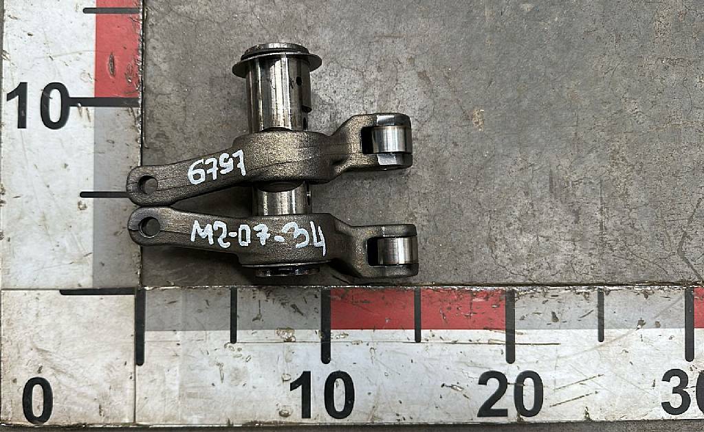 Блок коромысел D2066 б/у