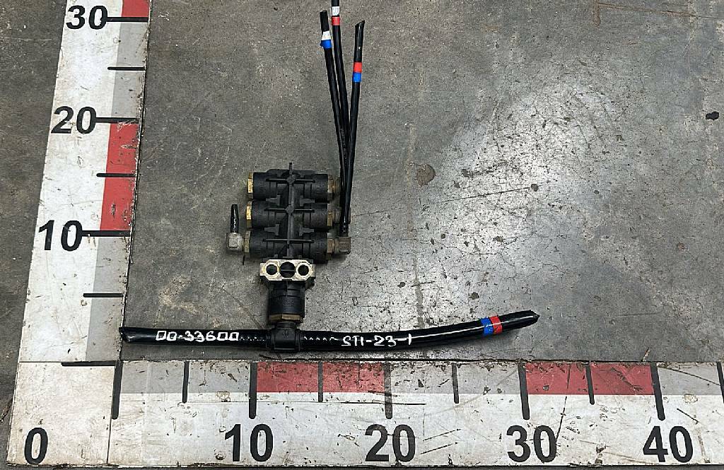 Клапан распределительный б/у