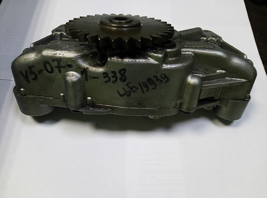 Насос масляный D13A, б/у