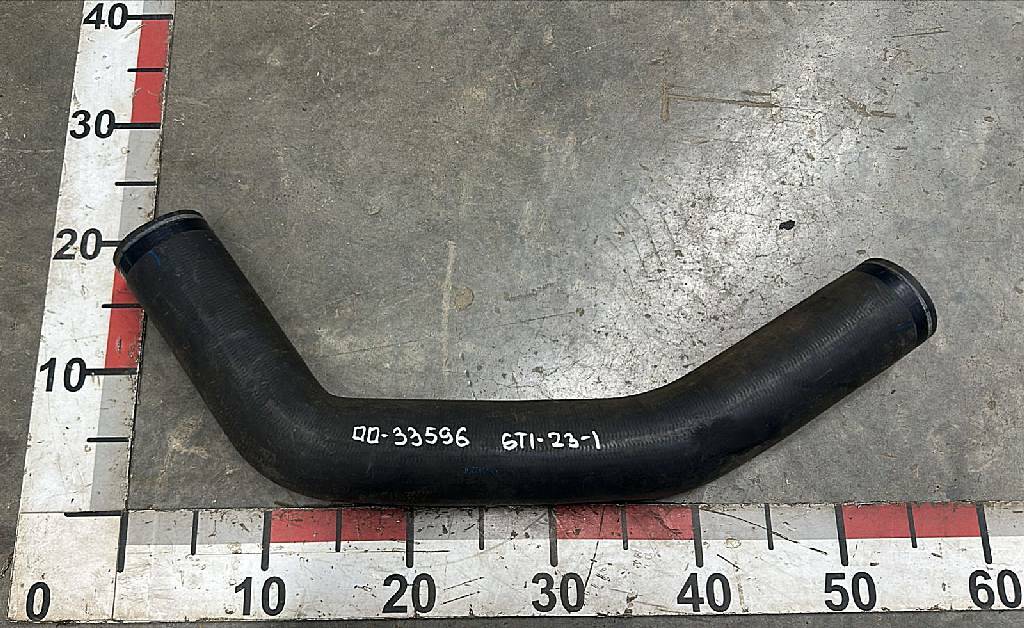 Патрубок радиатора б/у