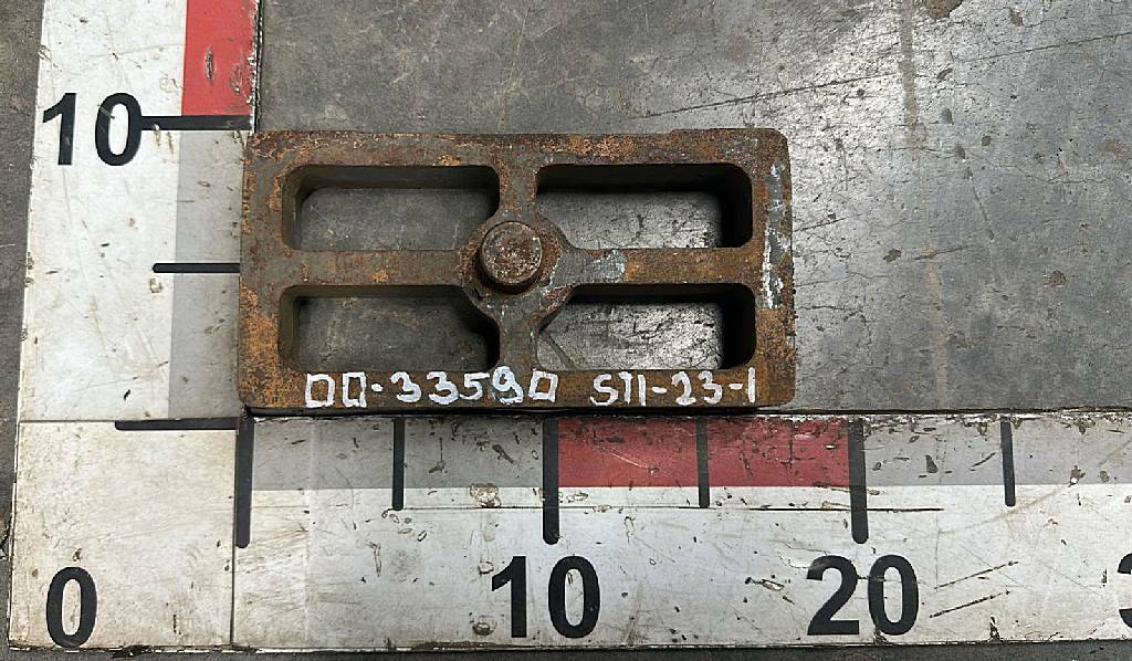 Проставка передней рессоры б/у