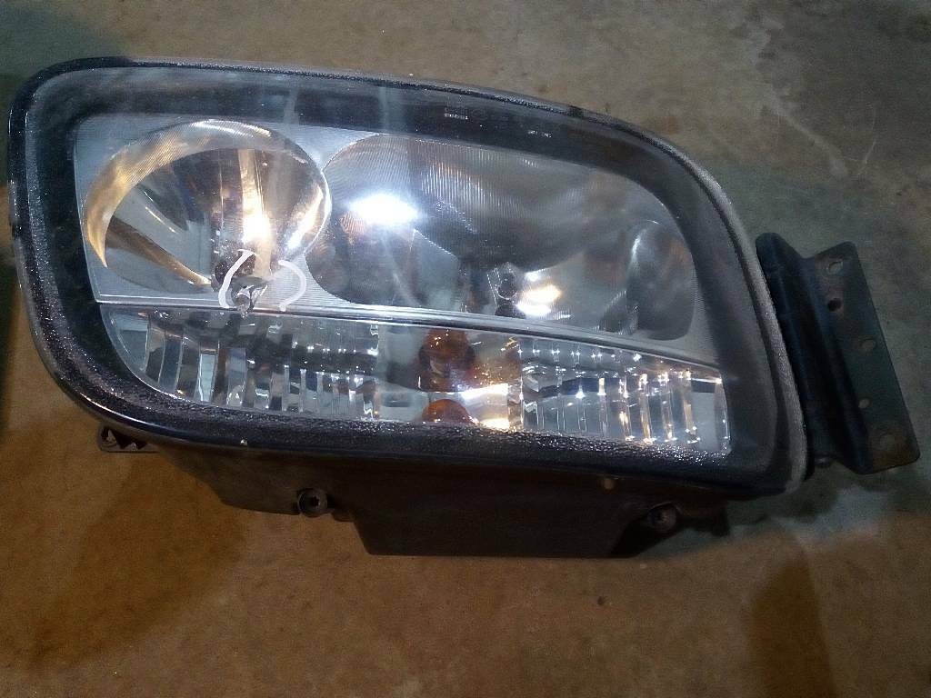 Фара правая, б/у