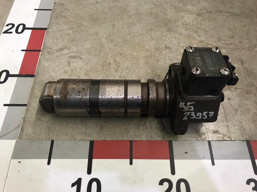 Форсунка топливная OM501, б/у