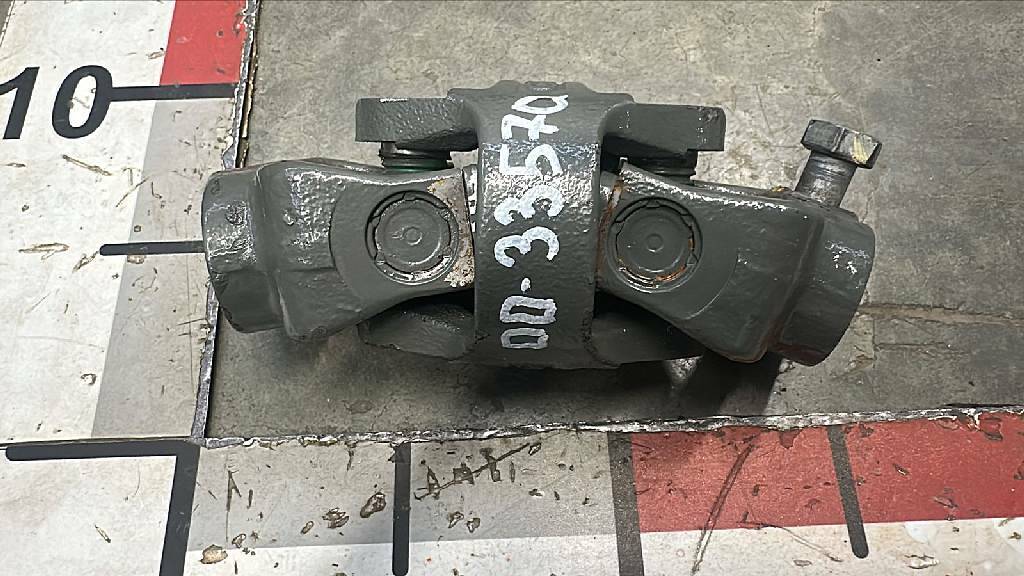 Шарнир рулевого вала б/у