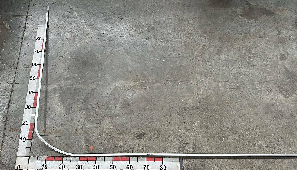 Карниз правой шторы лобового стекла б/у