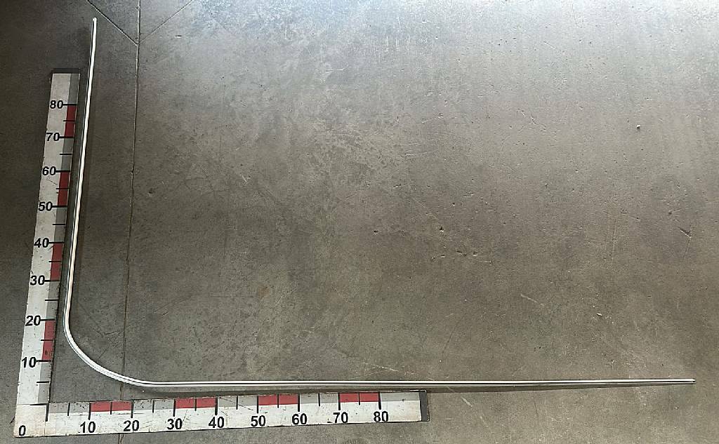 Карниз правой шторы лобового стекла б/у