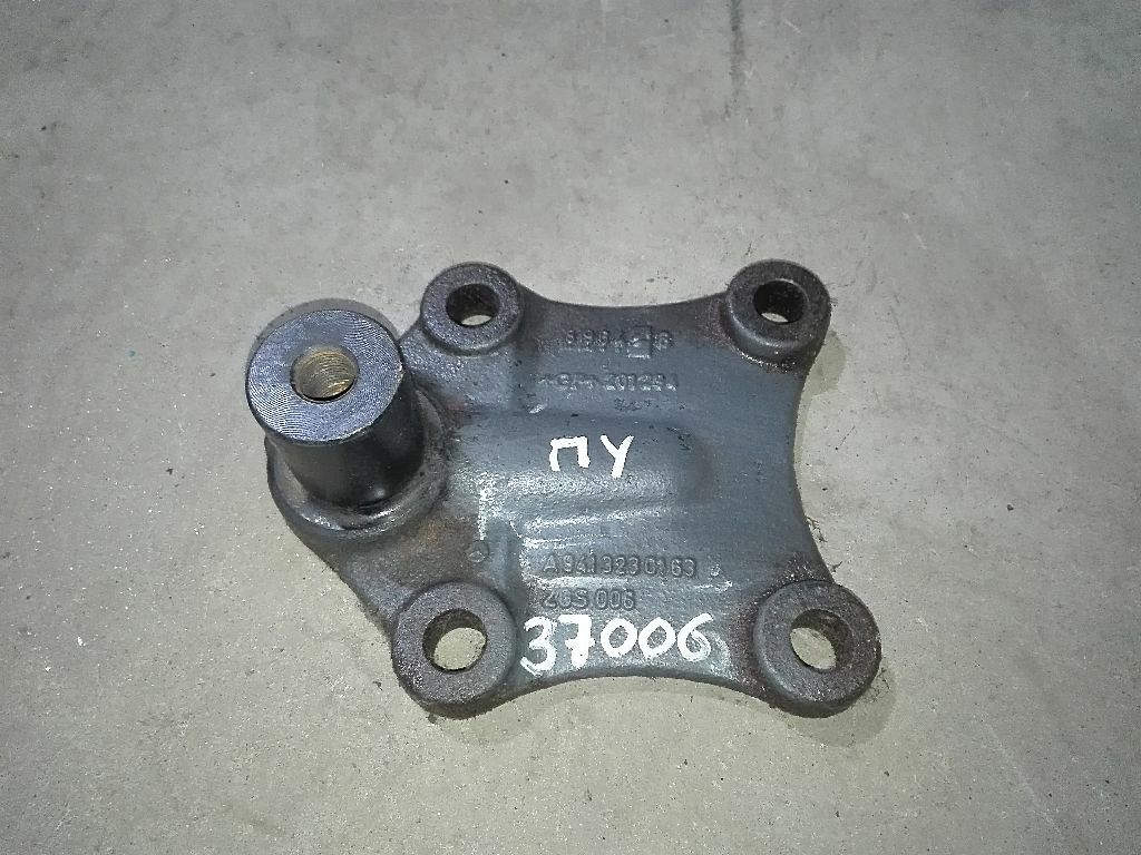 Кронштейн стойки переднего стабилизатора, б/у