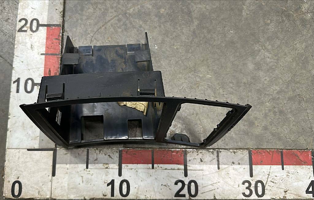 Рамка панели приборов б/у