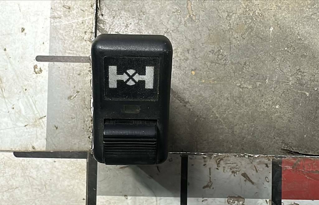 Клавиша блокировки дифференциала б/у