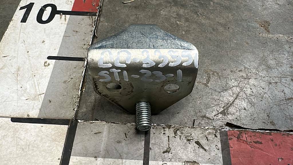 Ответная часть замка двери б/у