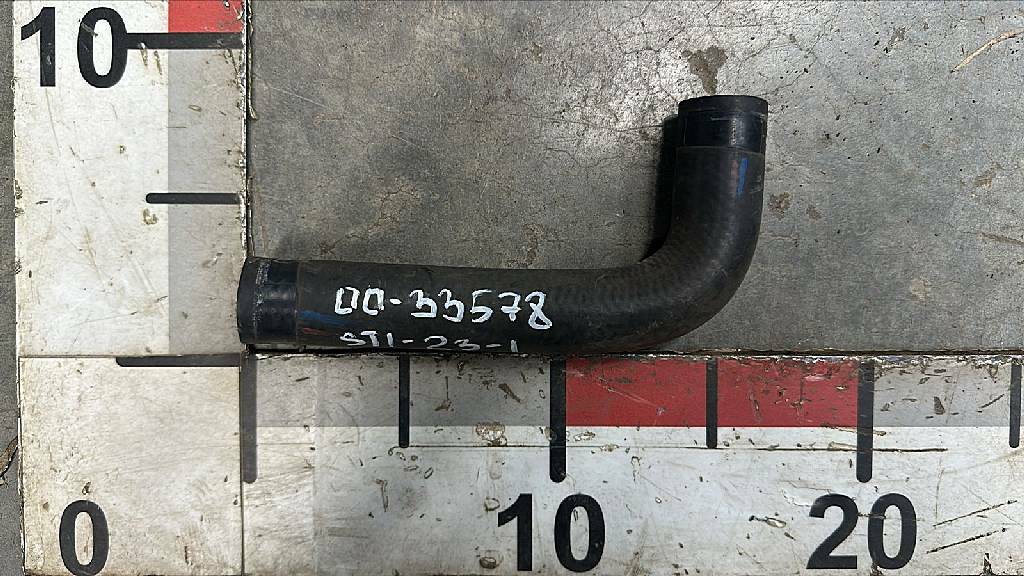 Патрубок системы охлаждения б/у