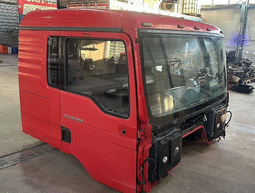 Кабина 2-й комплектности б/у
