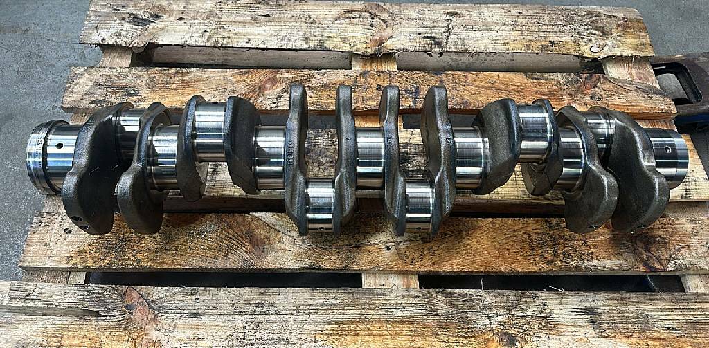 Коленвал D2066 б/у