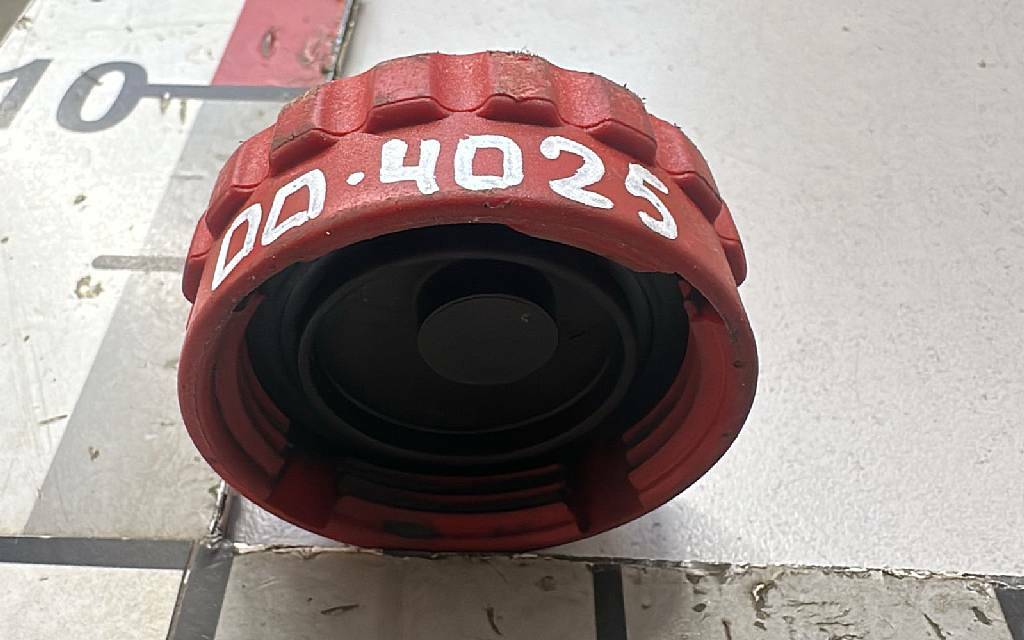 Крышка маслозаливной горловины D2866 б/у