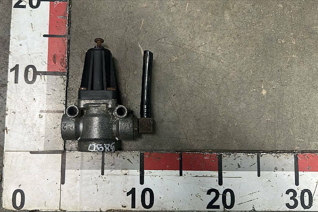 Клапан ограничительный б/у