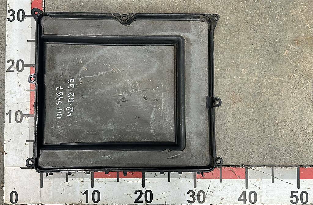Крышка корпуса электрических контактов б/у