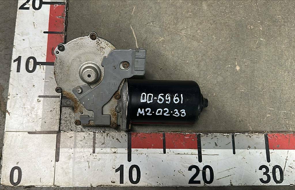 Моторчик трапеции стеклоочистителей б/у