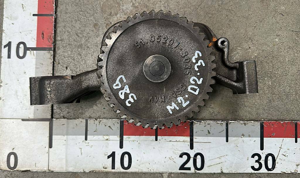 Насос масляный D2866 б/у