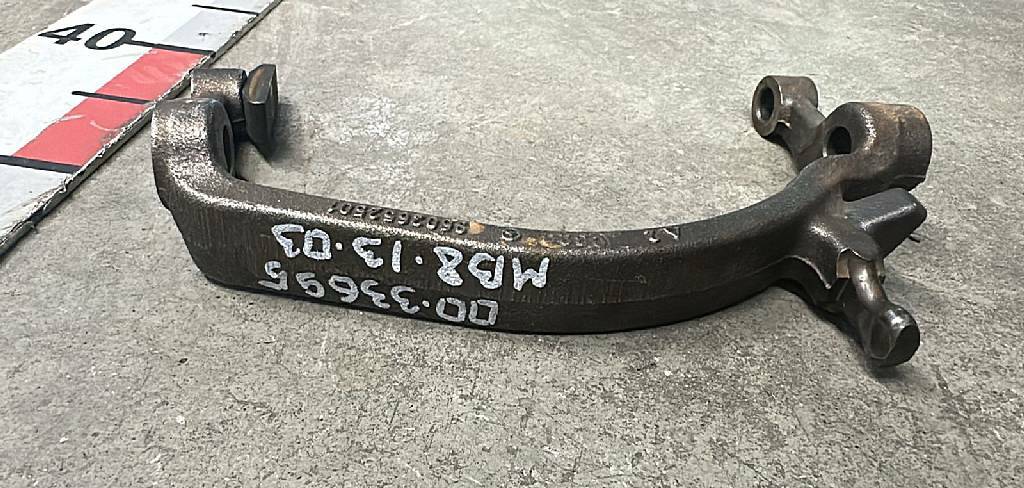 Вилка коробки передач б/у