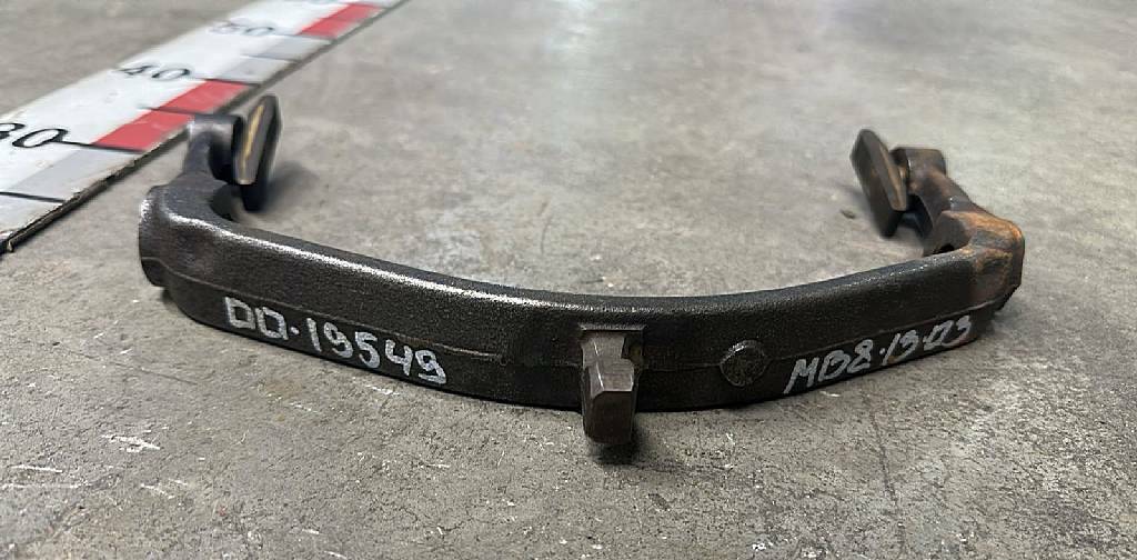 Вилка коробки передач б/у