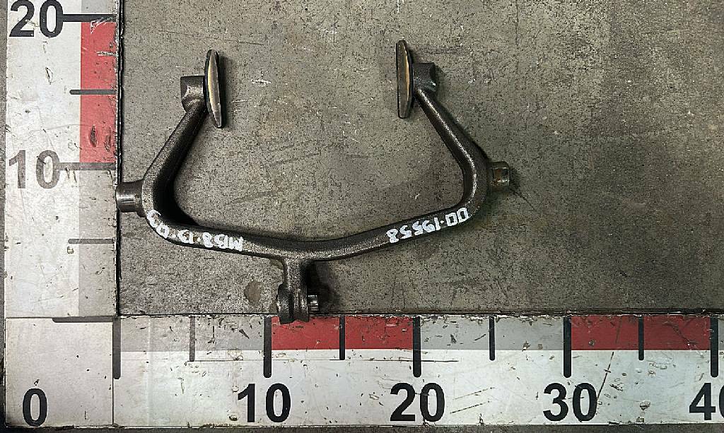 Вилка коробки передач б/у