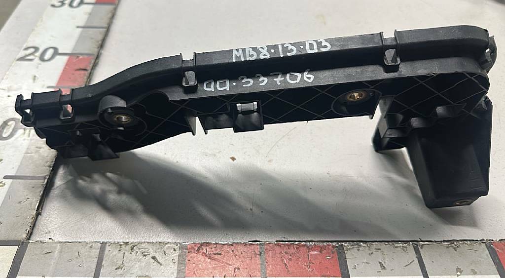 Кронштейн проводки б/у