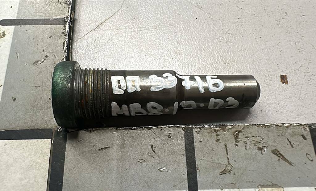 Палец опорный б/у