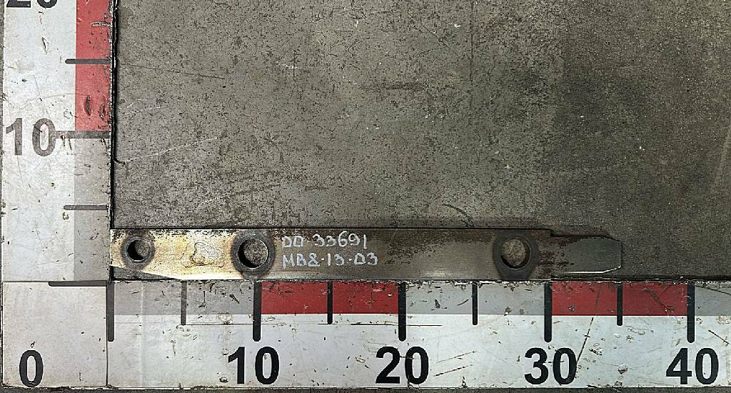 Планка вилки коробки передач б/у