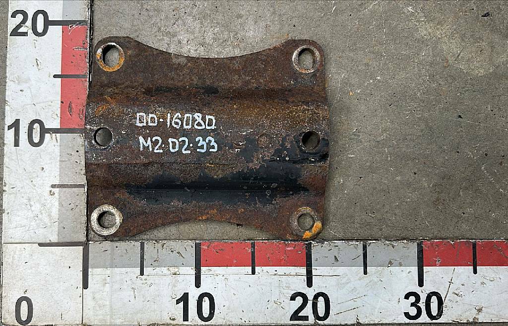 Кронштейн аккумуляторного ящика б/у