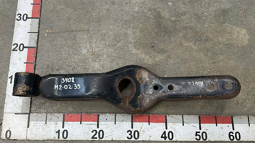 Кронштейн замка кабины б/у