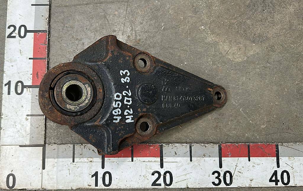 Кронштейн передней рессоры задний б/у