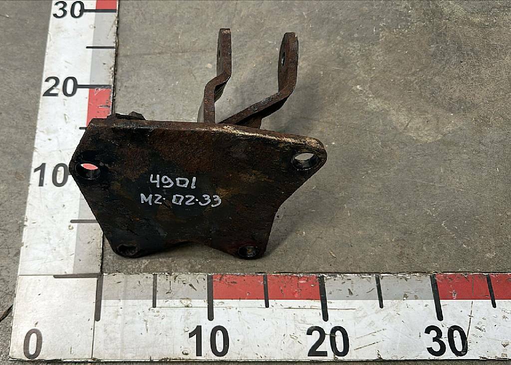 Кронштейн стабилизатора кабины левый б/у