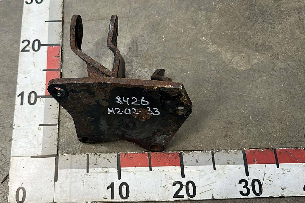 Кронштейн стабилизатора кабины правый б/у