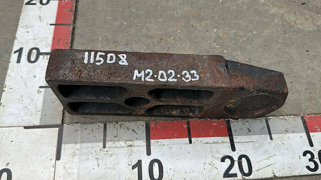 Проставка передней рессоры нижняя б/у