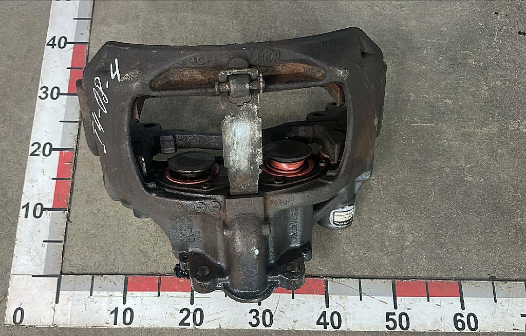 Суппорт передний/задний правый б/у