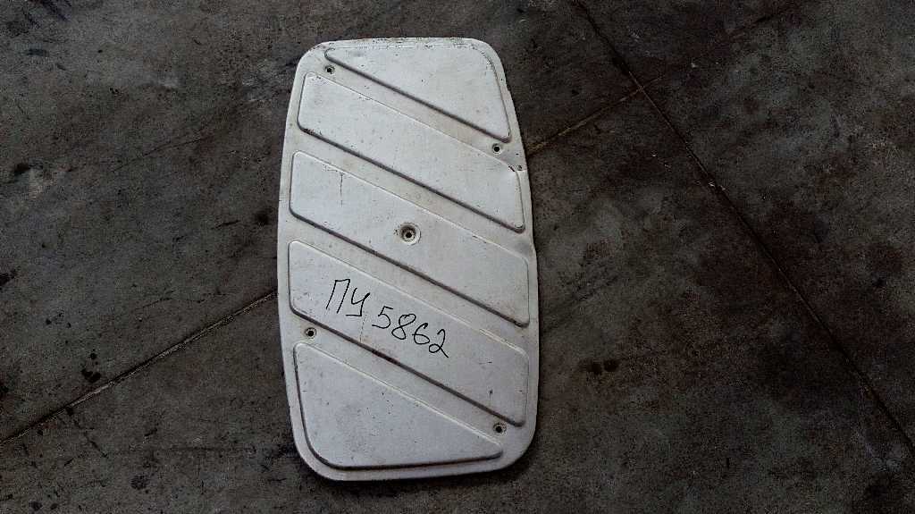 Накладка глушителя б/у