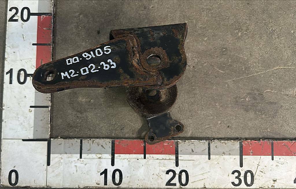 Кронштейн стабилизатора кабины правый б/у